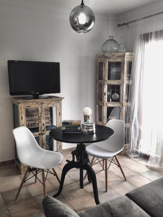 דירות Charming Studio In טריפה מראה חיצוני תמונה